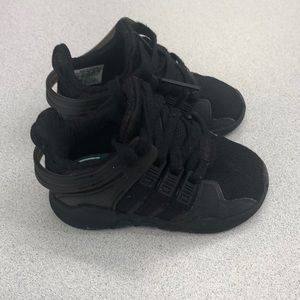 Toddler boy adidas Sz 5